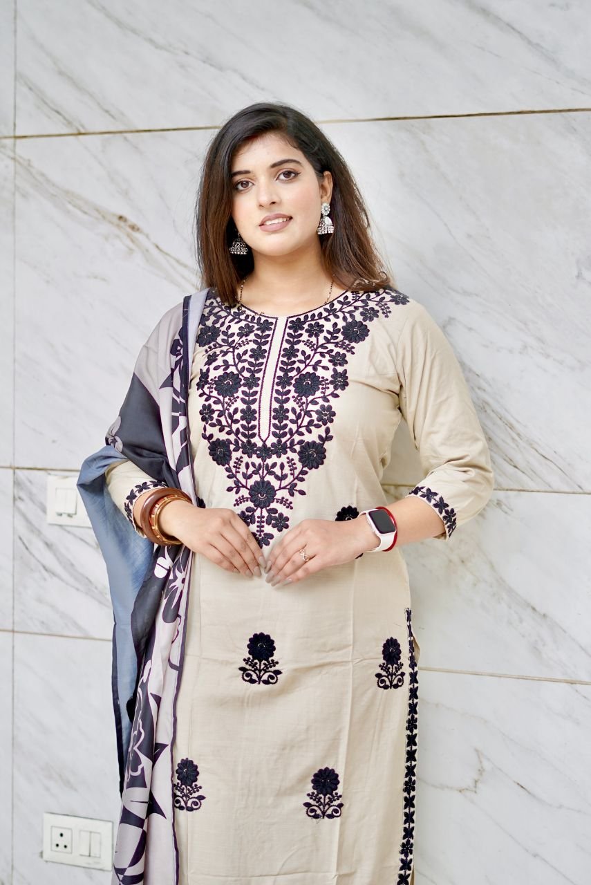 Ivory Noir Embroidered Kurta Set with Dupatta - Image 5
