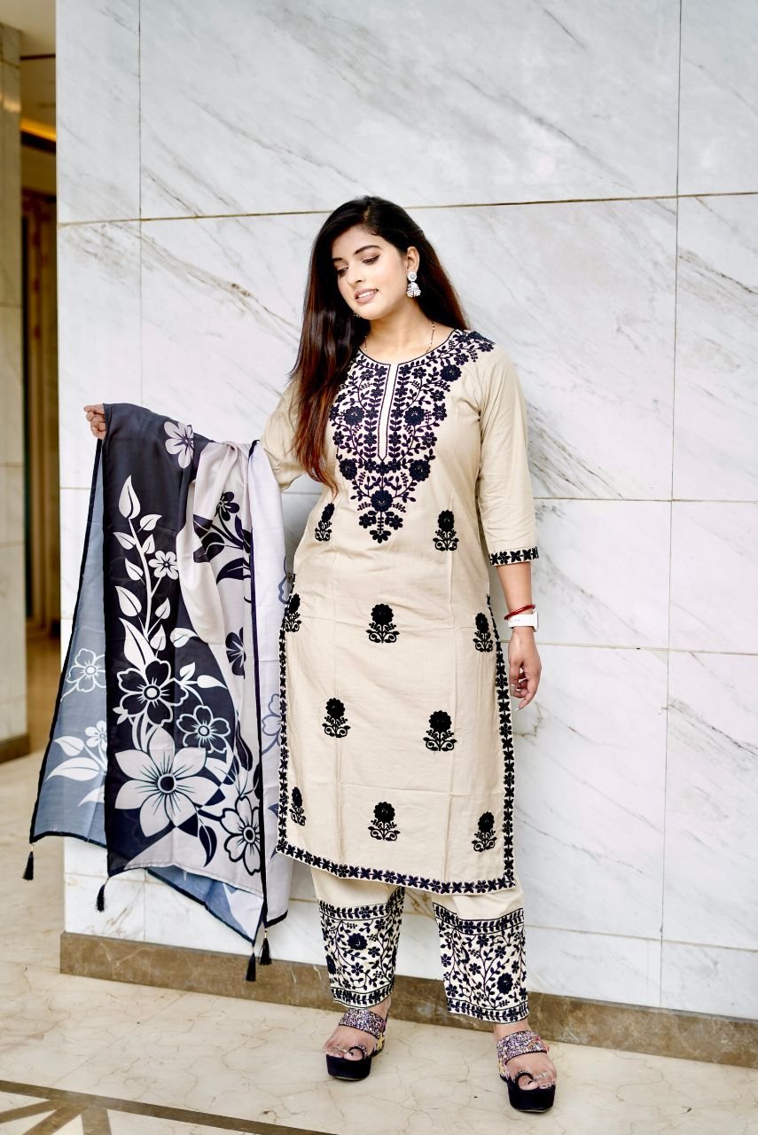 Ivory Noir Embroidered Kurta Set with Dupatta - Image 4