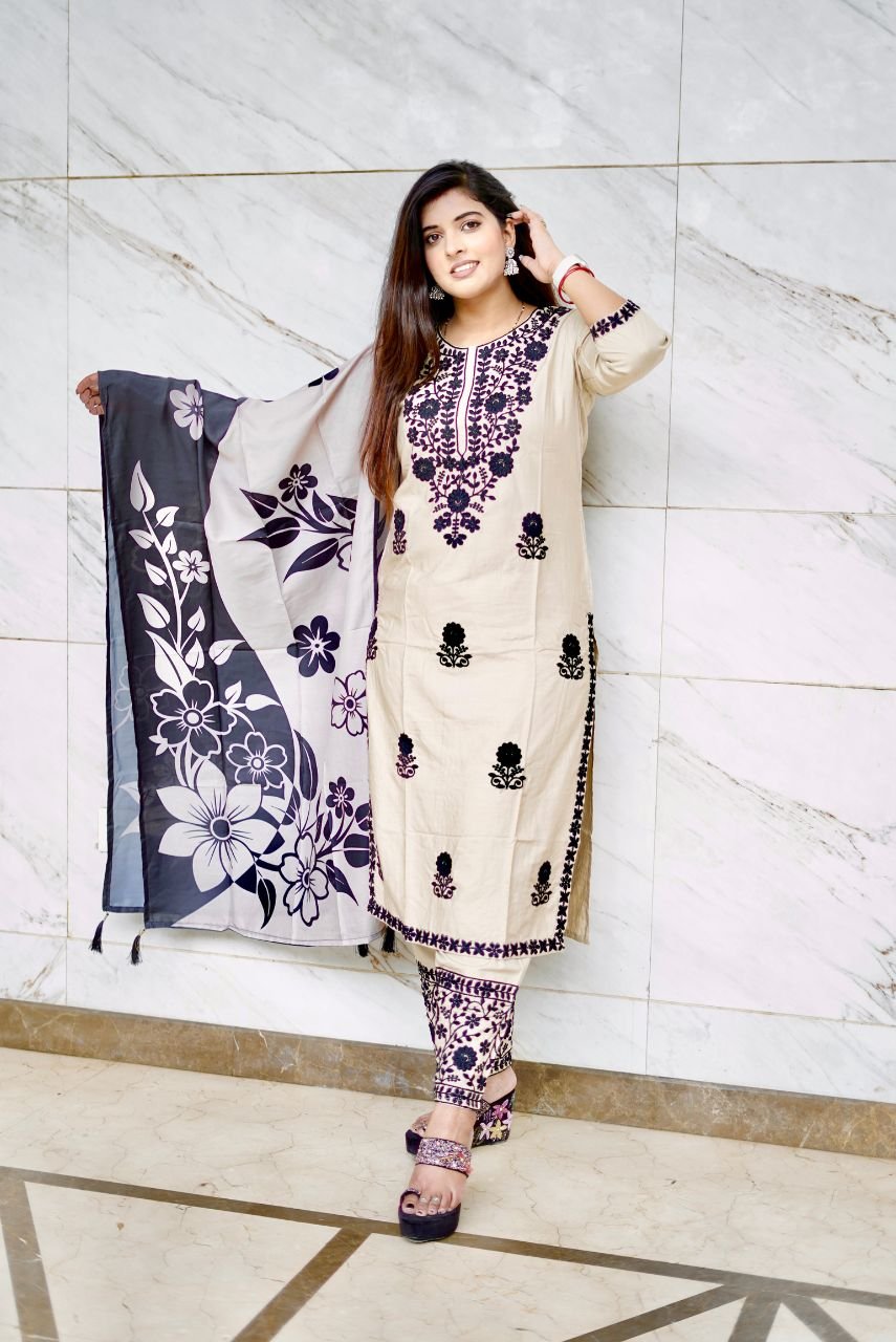 Ivory Noir Embroidered Kurta Set with Dupatta - Image 2